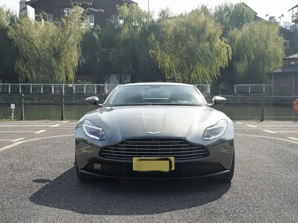 Aston Martin DB11 2021 из CN, фото 2