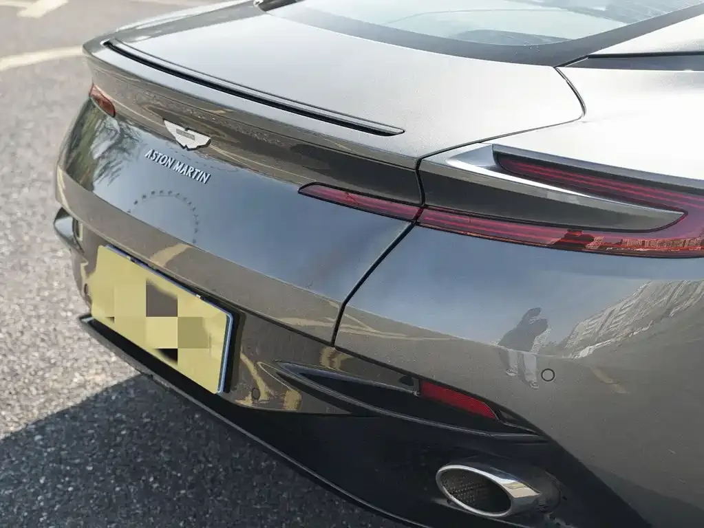 Aston Martin DB11 2021 из CN, фото 6