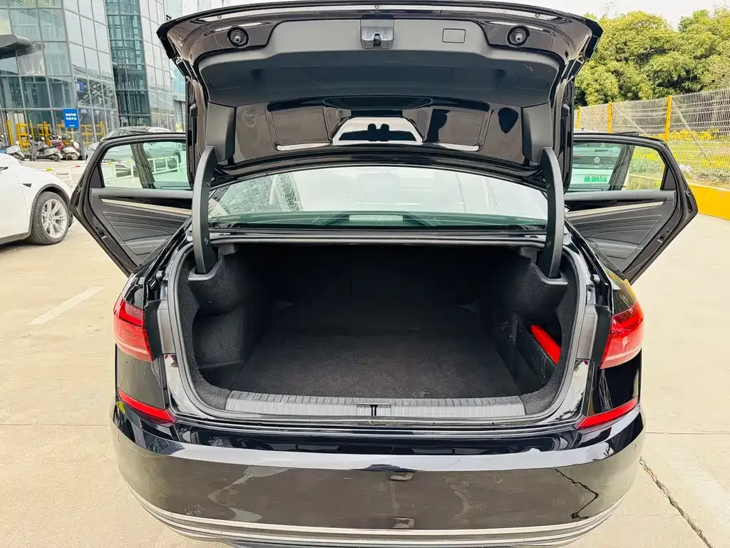 Volkswagen Passat — фото 10