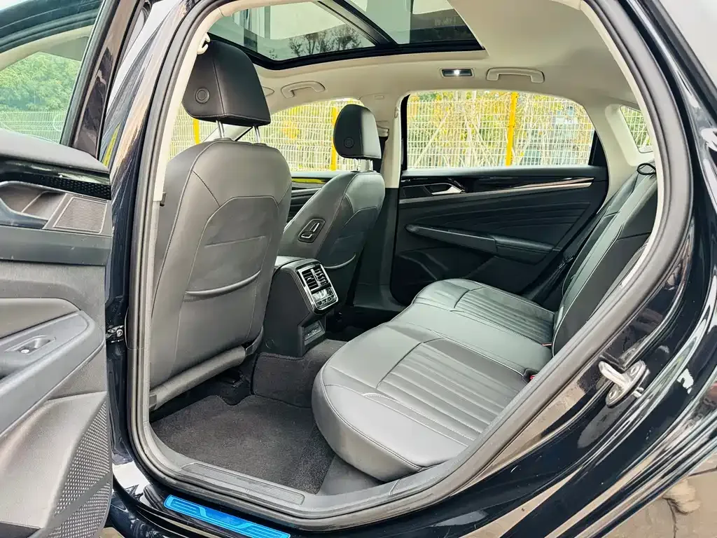 Volkswagen Passat — фото 5