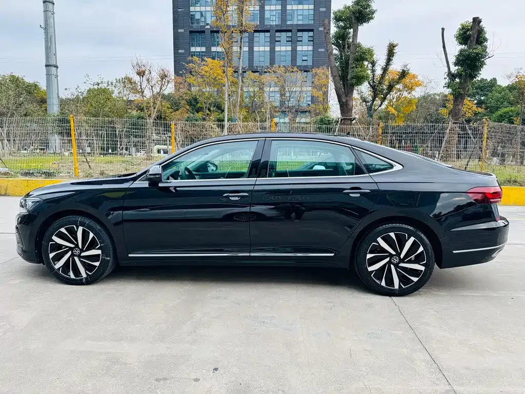Volkswagen Passat — фото 9
