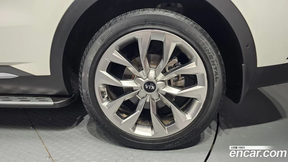 Kia Sorento — фото 5