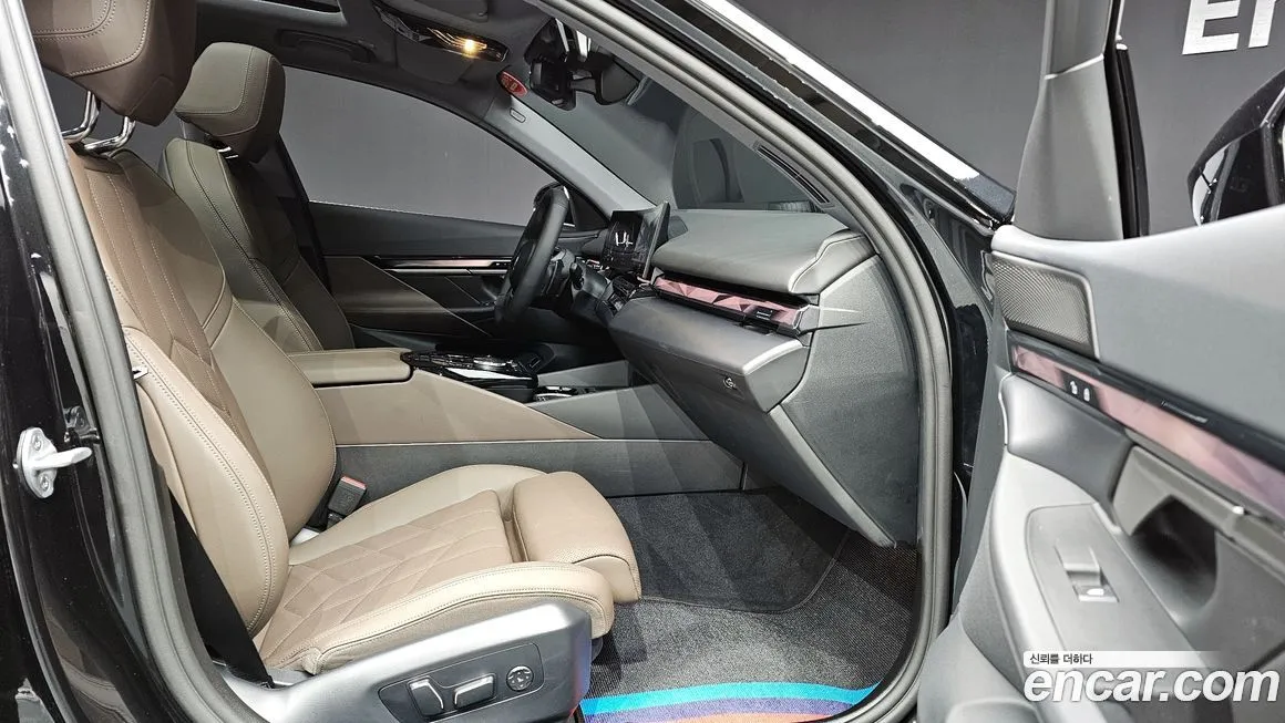 BMW 5-Series 2025 из KR, фото 10