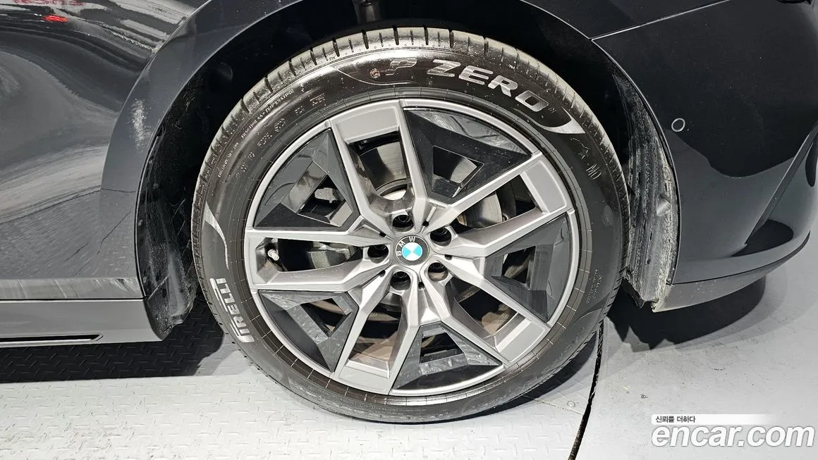 BMW 5-Series 2025 из KR, фото 5