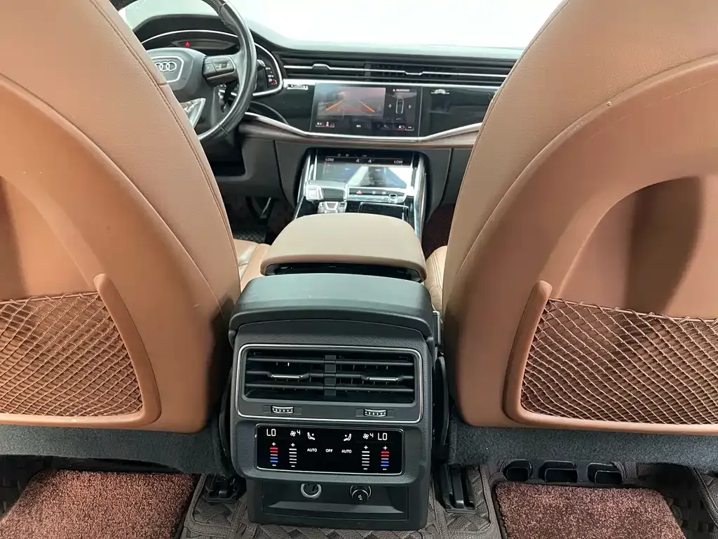 Audi Q7 2021 из CN, фото 10