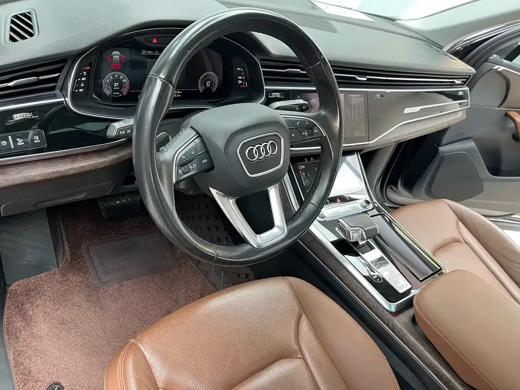 Audi Q7 2021 из CN, фото 5