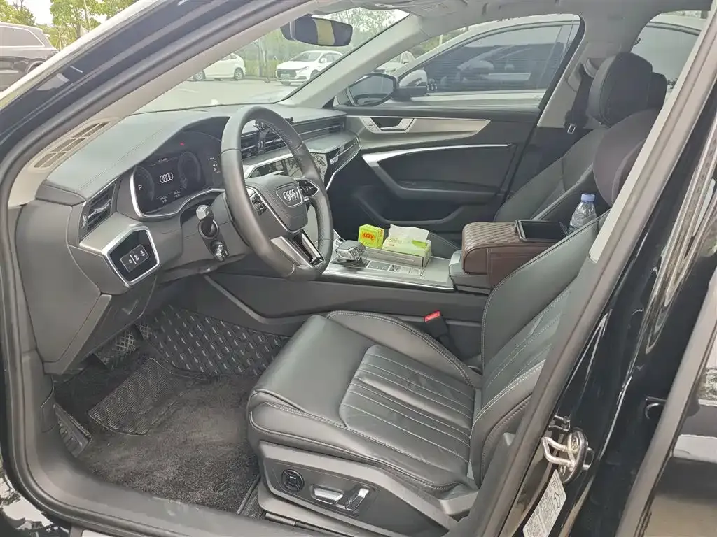 Audi A6L 2023 из CN, фото 4