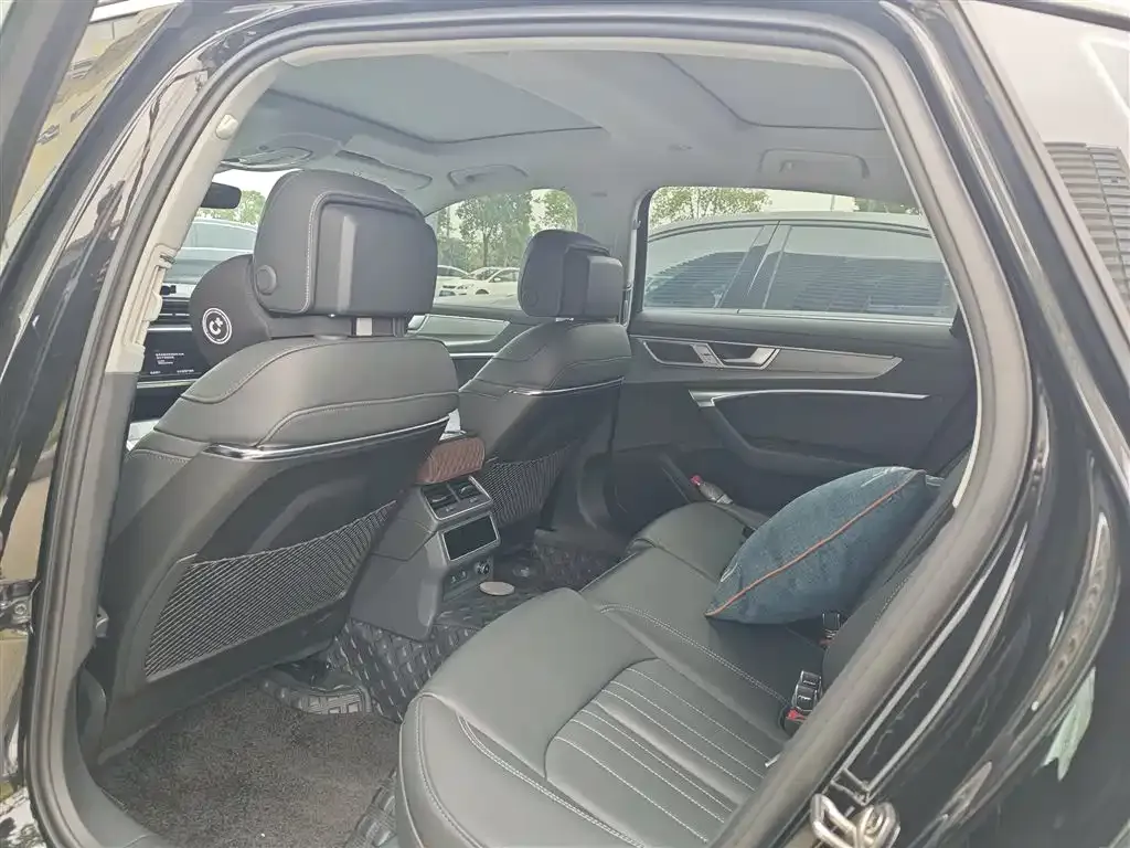 Audi A6L 2023 из CN, фото 5