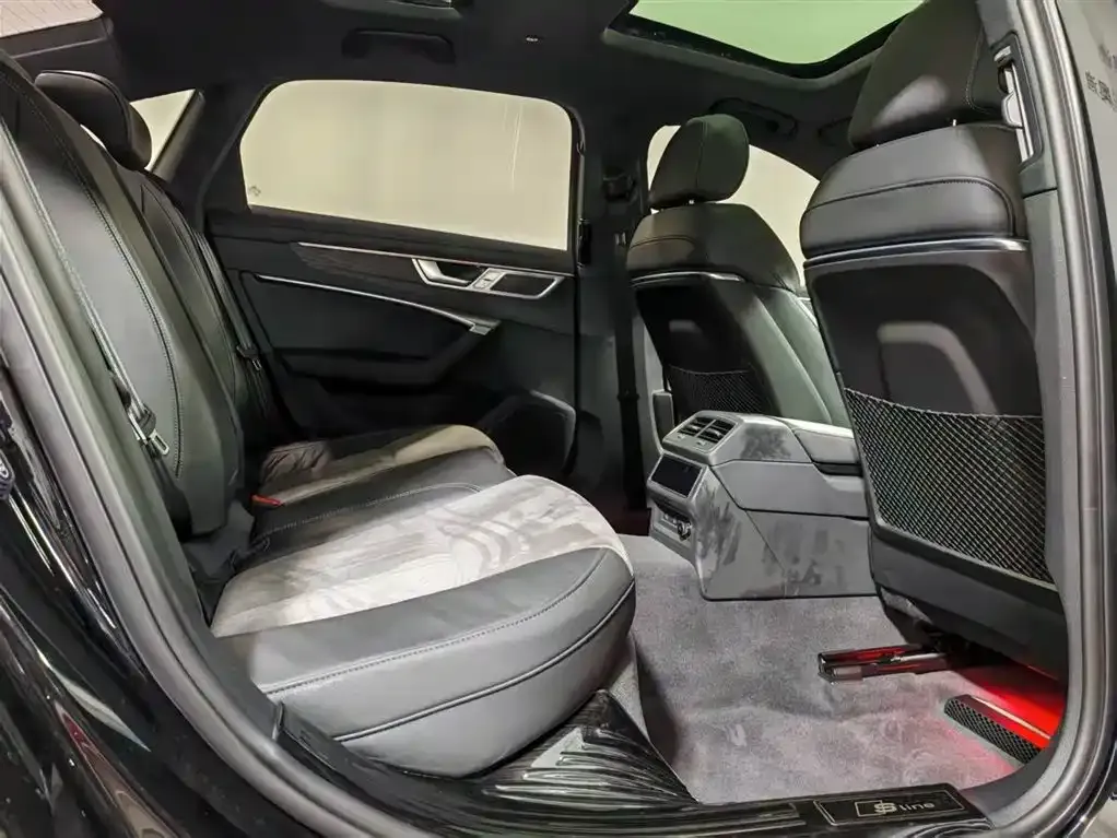Audi A6L 2024 из CN, фото 6