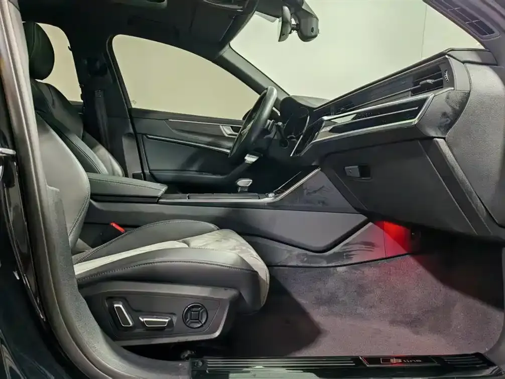 Audi A6L 2024 из CN, фото 7