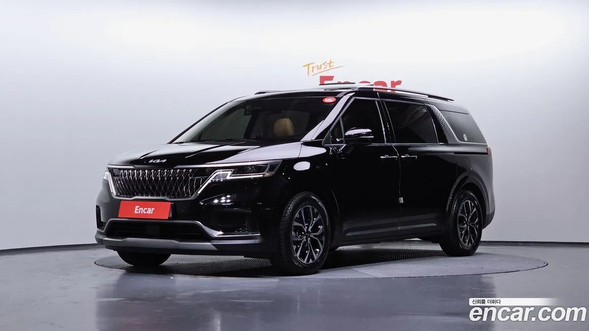 Kia Carnival — фото 1