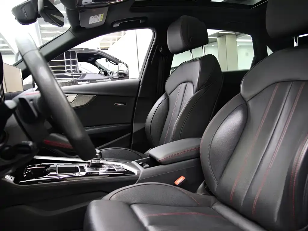 Audi A4L 2022 из CN, фото 8