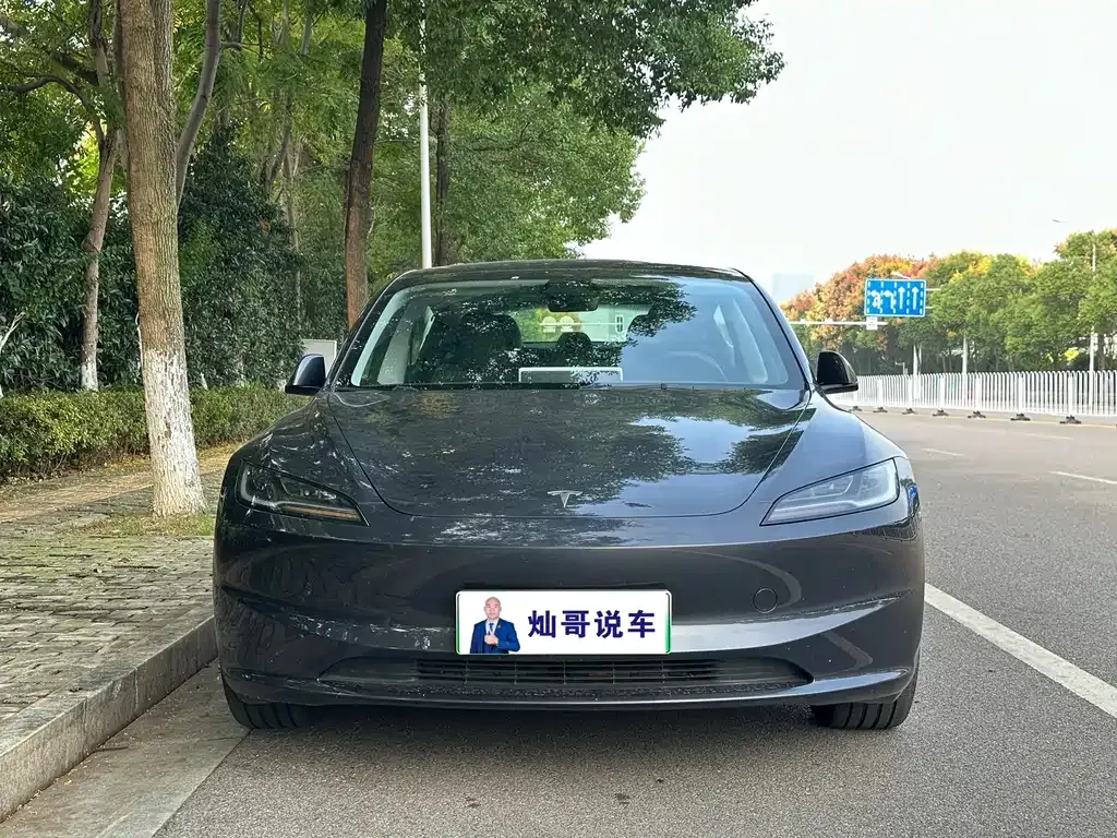 Tesla Model 3 2024 из CN, фото 2