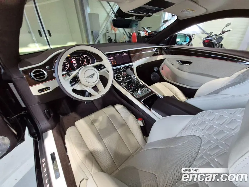 Bentley Continental 2022 из KR, фото 5