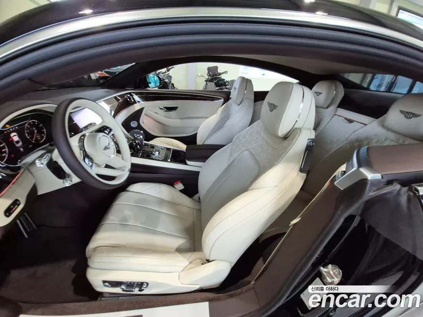 Bentley Continental 2022 из KR, фото 6
