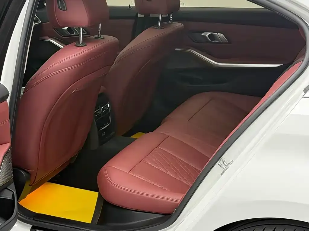BMW 3 Series 2024 из CN, фото 9