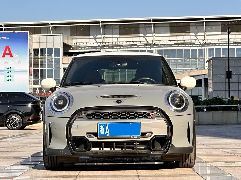 MINI Cooper (3-door) 2021 из CN, фото 2
