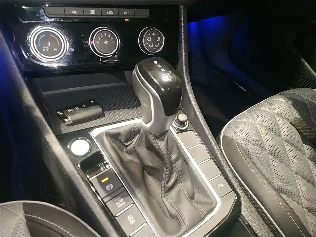 Volkswagen Sagitar 2024 из CN, фото 6