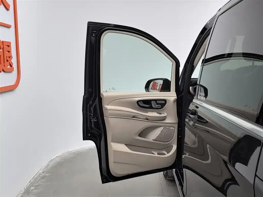 Mercedes-Benz V-Class 2024 из CN, фото 8