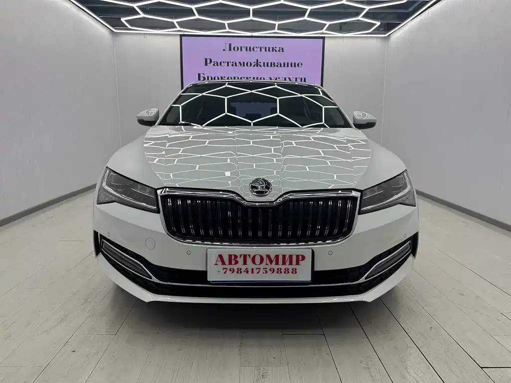 Skoda Superb 2023 из CN, фото 2