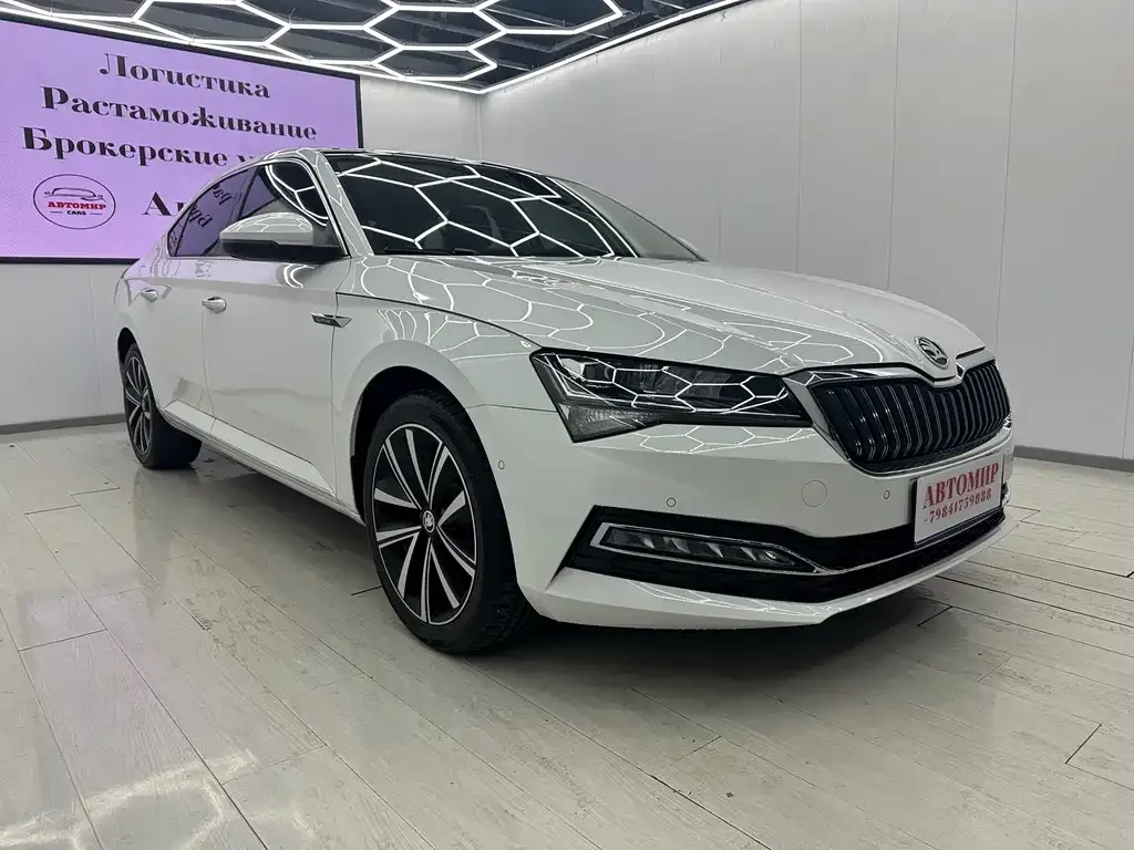 Skoda Superb 2023 из CN, фото 3