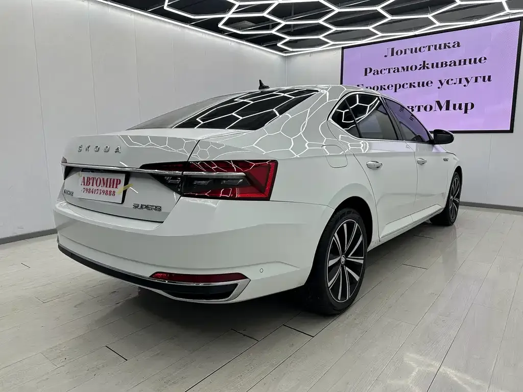 Skoda Superb 2023 из CN, фото 9