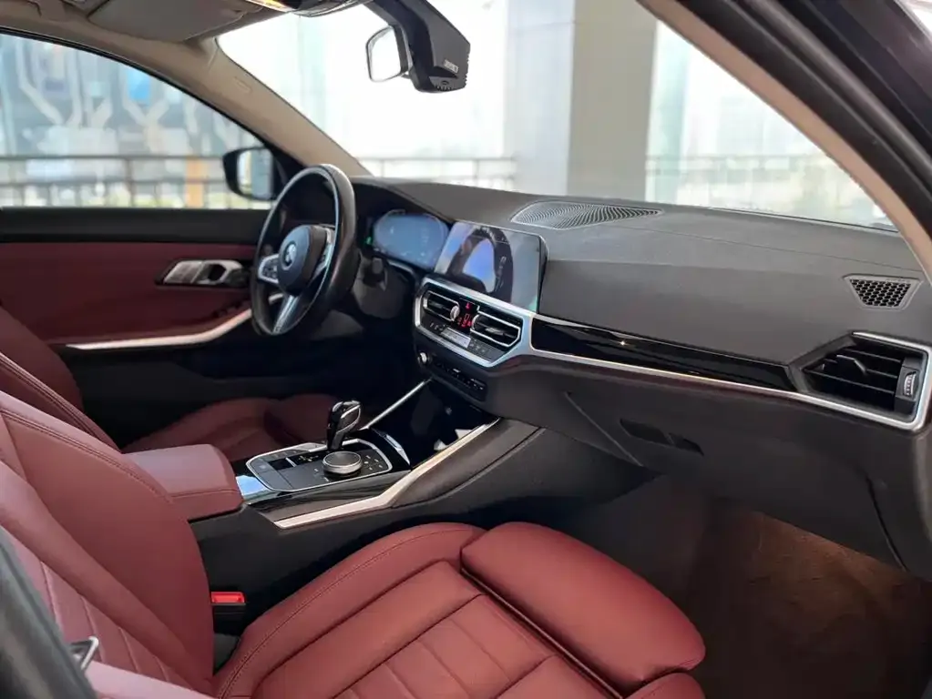 BMW 3 Series 2021 из CN, фото 7
