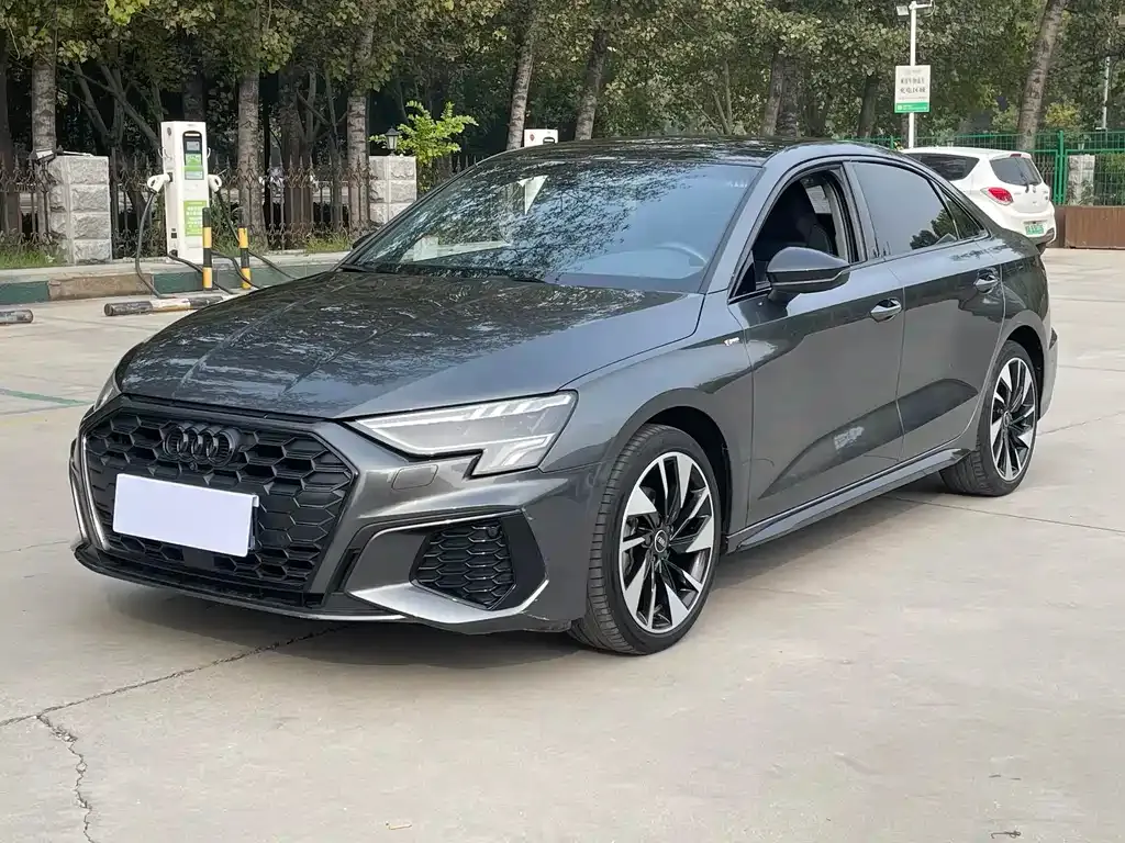 Audi A3 2024 из CN, фото 1