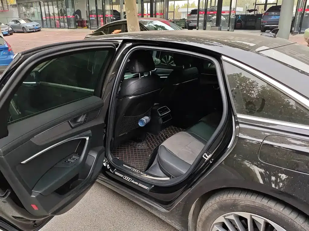 Audi A6L New Energy 2021 из CN, фото 6