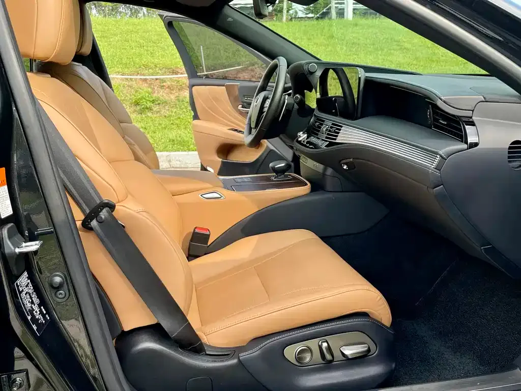 Lexus LS 2024 из CN, фото 5