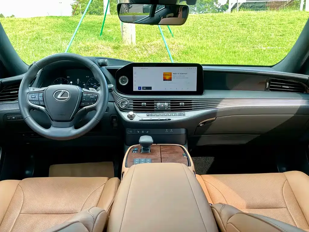 Lexus LS 2024 из CN, фото 8