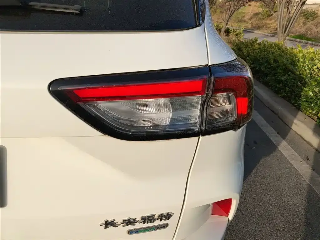 Ford Escape 2021 из CN, фото 8