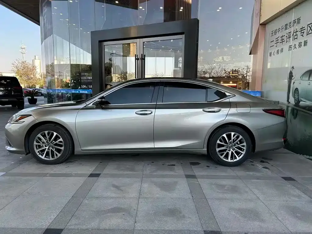 Lexus ES 2023 из CN, фото 5