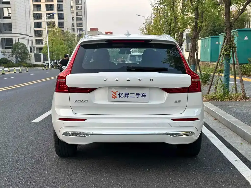 Volvo XC60 2023 из CN, фото 9