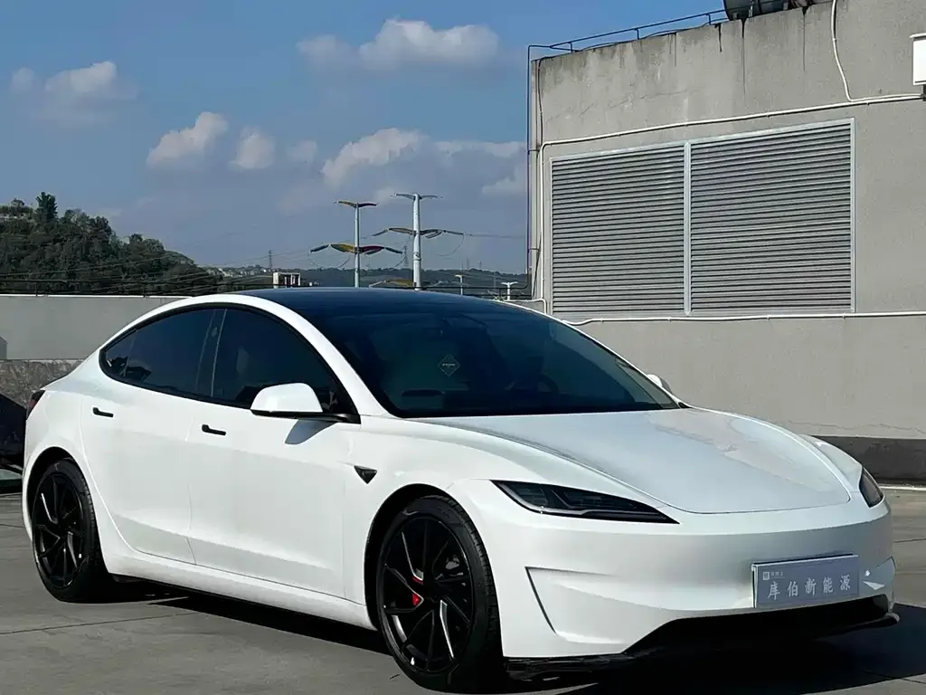 Tesla Model 3 2024 из CN, фото 3
