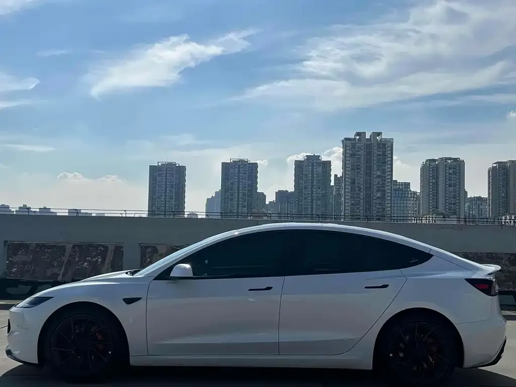 Tesla Model 3 2024 из CN, фото 4