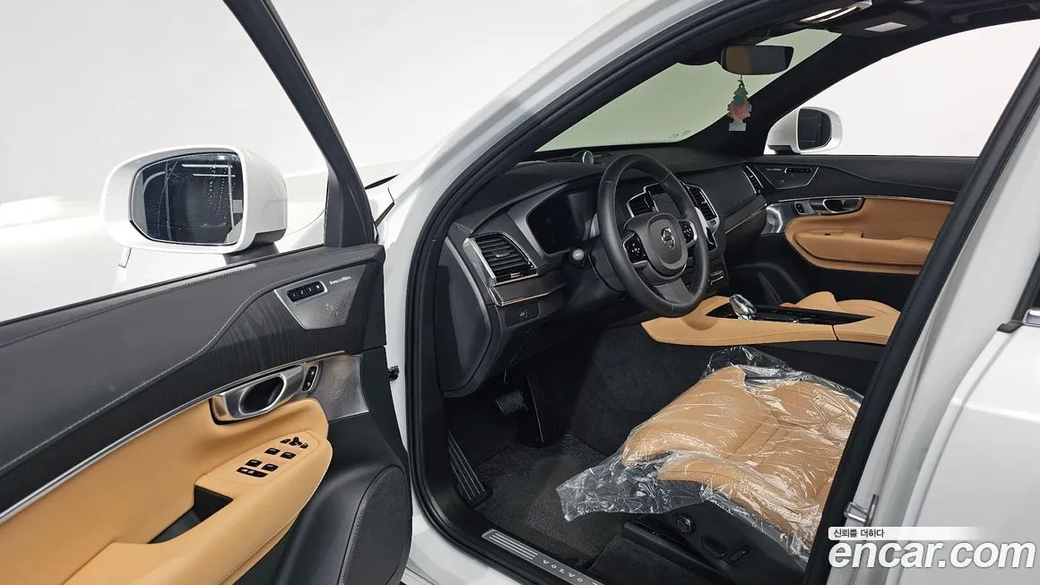 Volvo XC90 — фото 10