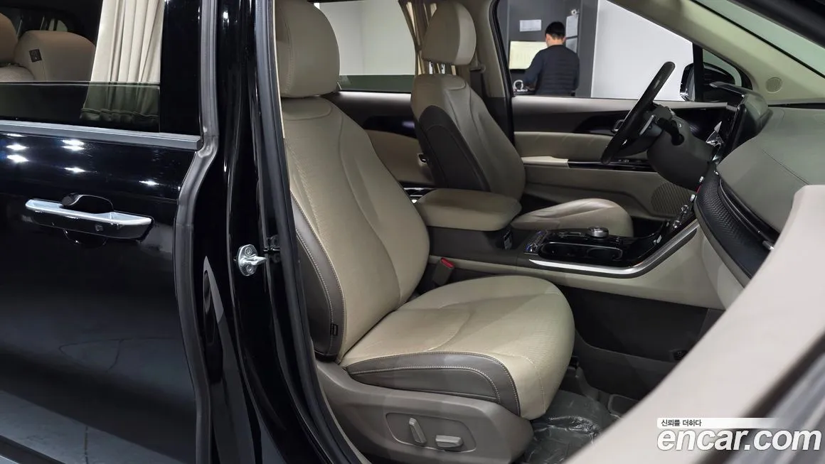 Kia Carnival — фото 10