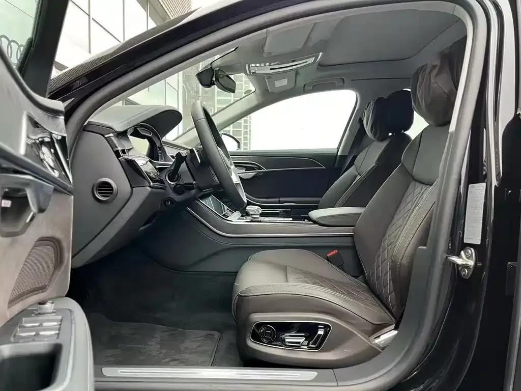 Audi A8 2024 из CN, фото 7