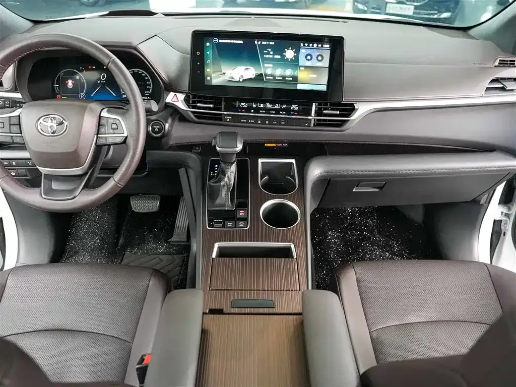 Toyota Granvia 2025 из CN, фото 10