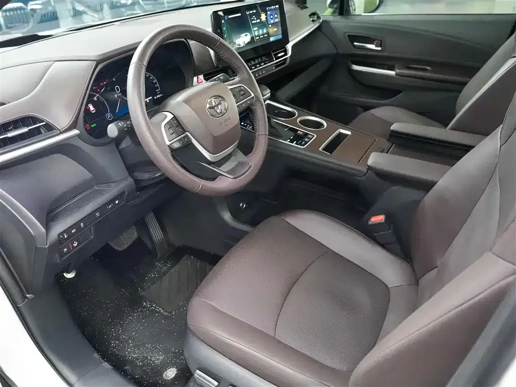 Toyota Granvia 2025 из CN, фото 8