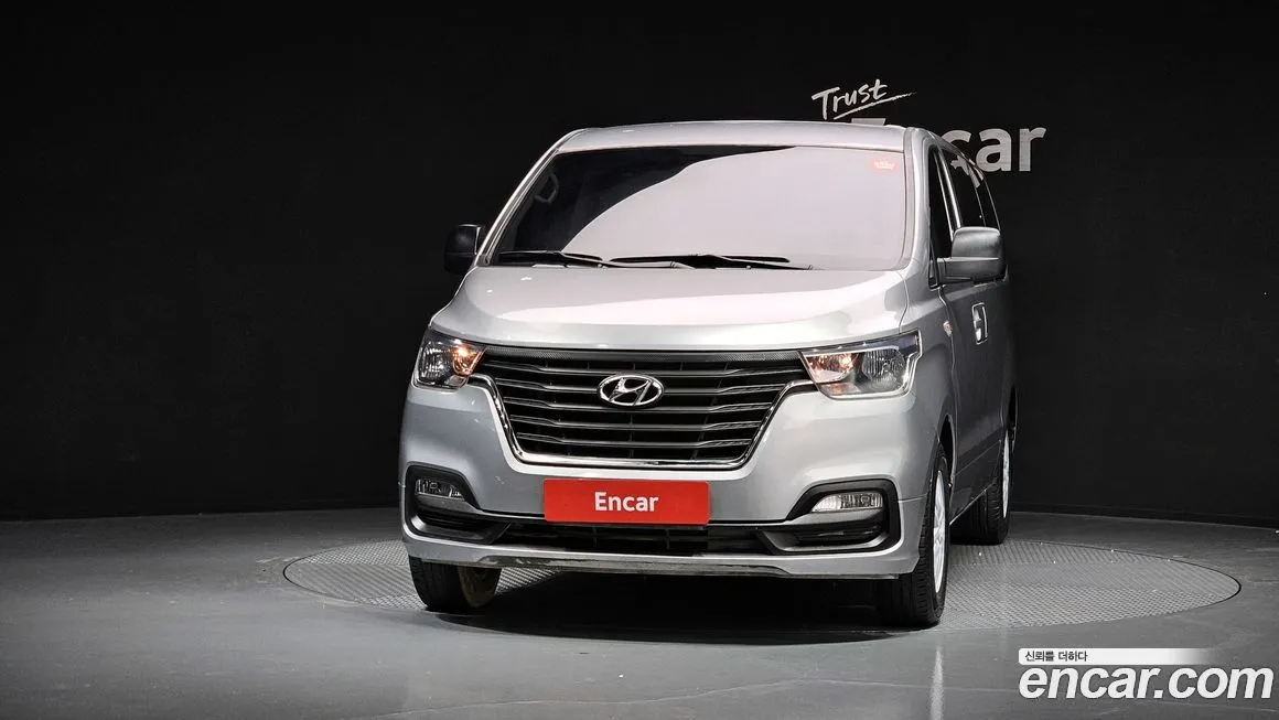 Hyundai Starex — фото 3