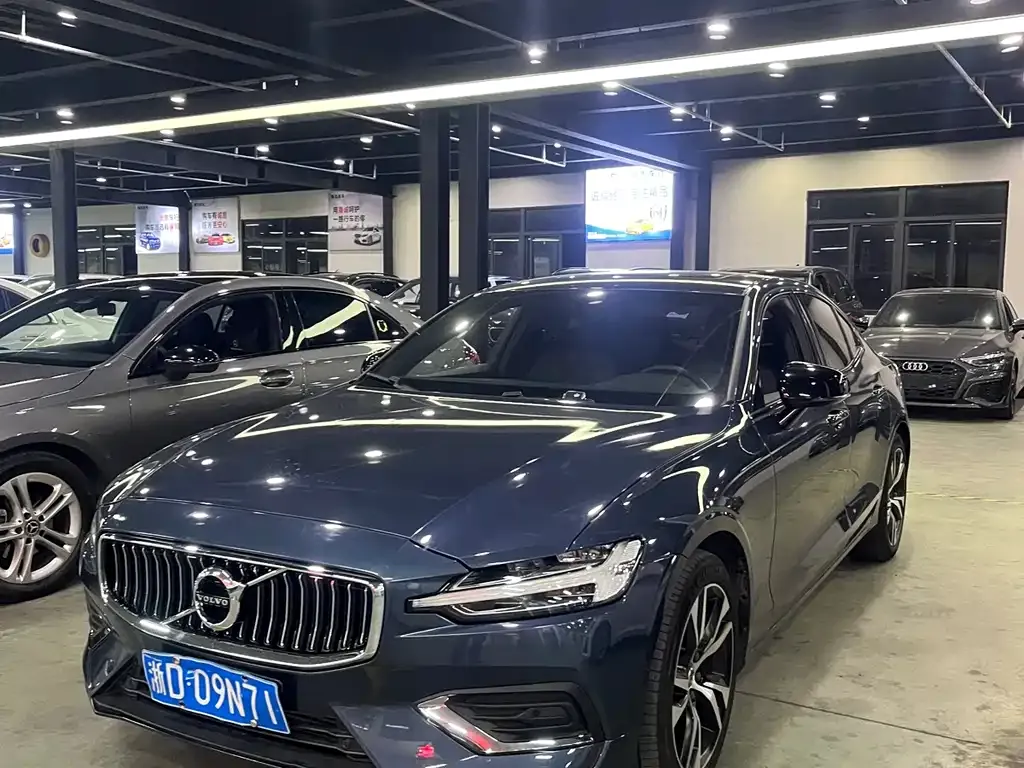 Volvo S60 2021 из CN, фото 1