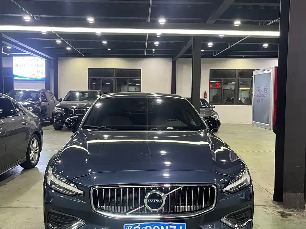 Volvo S60 2021 из CN, фото 2