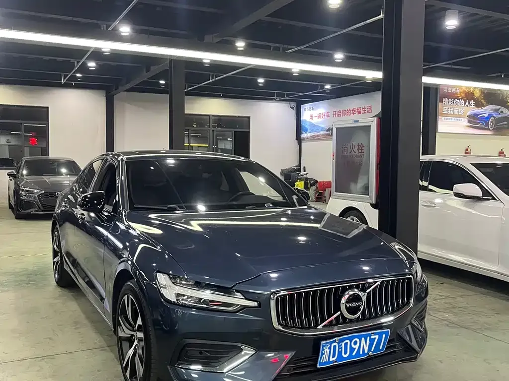 Volvo S60 2021 из CN, фото 3