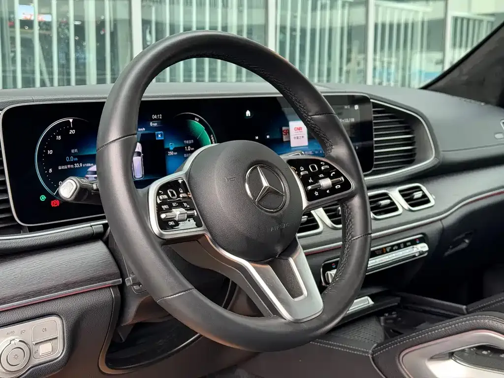 Mercedes-Benz GLS — фото 8