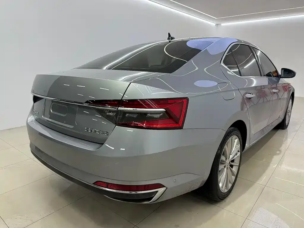 Skoda Superb 2021 из CN, фото 2