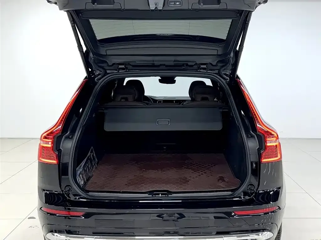 Volvo XC60 2023 из CN, фото 5