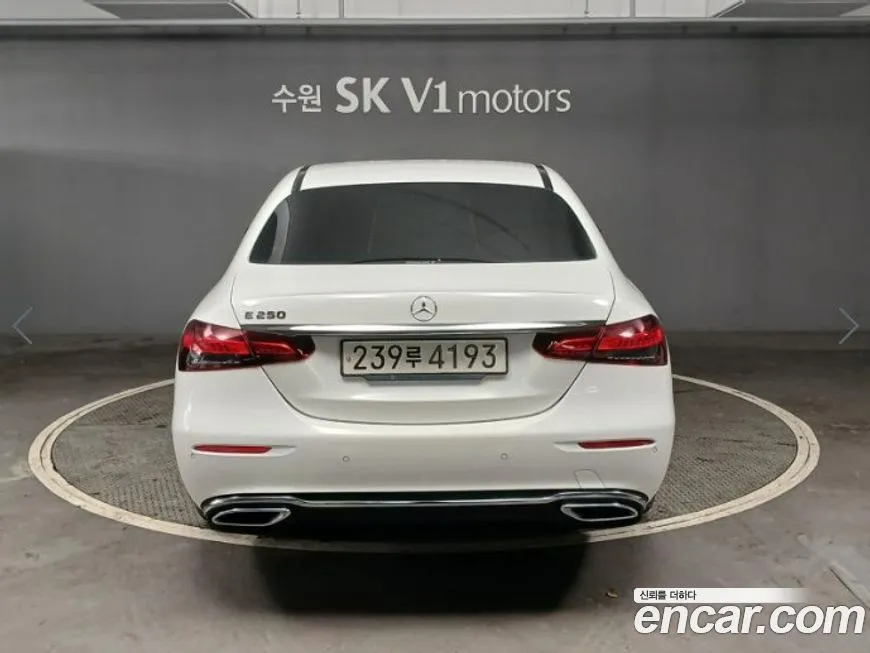 Mercedes-Benz E-Class 2022 из KR, фото 2