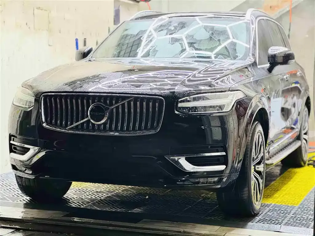 Volvo XC90 — фото 1